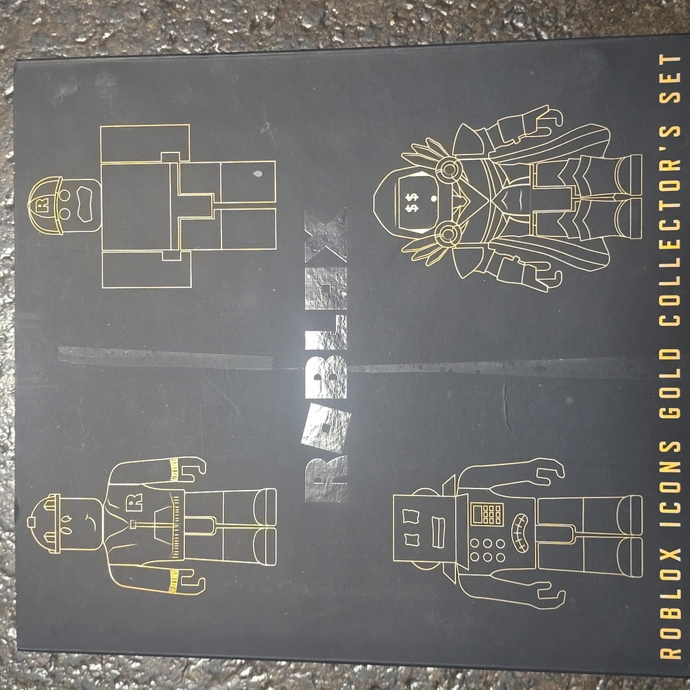 Roblox Icons Gold Collectors Set 15th Anniversary Gold Collectors Set Figures